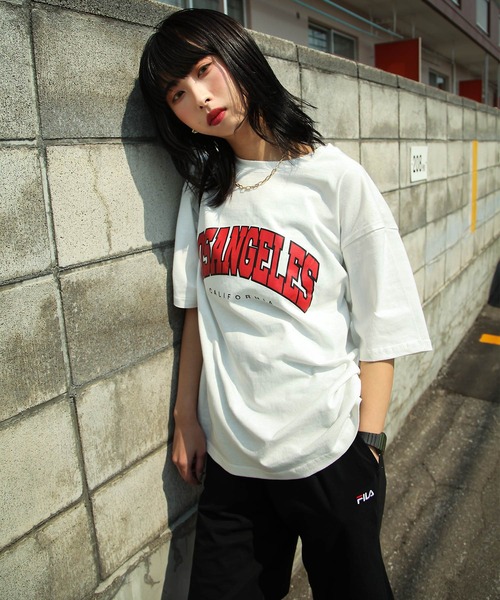 ZIP FIVE（ジップファイブ）の「【ZIP FIVE】ストリートロゴ バリエーション半袖Tシャツ【ユニセックス】（Tシャツ/カットソー・レディース・ホワイト/ブラック/ネイビー/イエロー/ブルー/グリーン/オートミール/ホワイト系/ホワイト系1/ホワイト系2/ブラック系/アイボリー系/ネイビー系/グリーン系/ブルー系/イエロー系/ブラック系1/アイボリー系1/ネイビー系1/グリーン系1/ブルー系1/イエロー系1/ブラック系2/アイボリー系2/ネイビー系2/グリーン系2/ブルー系2/イエロー系2・MEDIUM/LARGE/X-LARGE）」の4枚目の写真