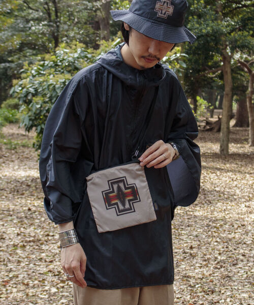 PENDLETON（ペンドルトン）の「【PENDLETON/ペンドルトン】別注ミニリップストップショルダーバッグ（ショルダーバッグ・メンズ・ブラック/ベージュ・FREE）」の3枚目の写真