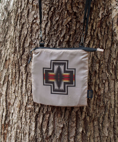 PENDLETON（ペンドルトン）の「【PENDLETON/ペンドルトン】別注ミニリップストップショルダーバッグ（ショルダーバッグ・メンズ・ブラック/ベージュ・FREE）」の5枚目の写真