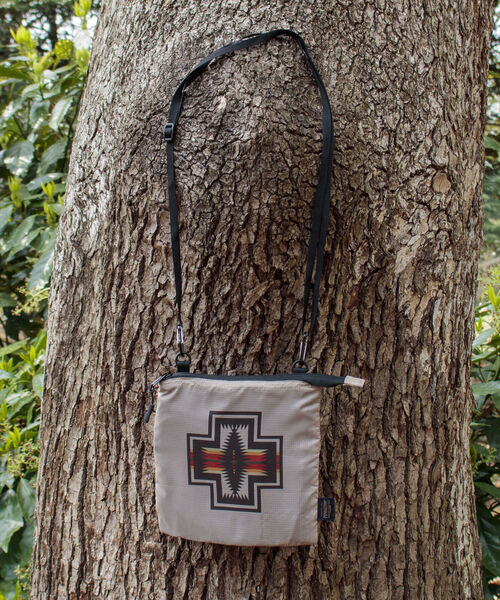 PENDLETON（ペンドルトン）の「【PENDLETON/ペンドルトン】別注ミニリップストップショルダーバッグ（ショルダーバッグ・メンズ・ブラック/ベージュ・FREE）」の6枚目の写真