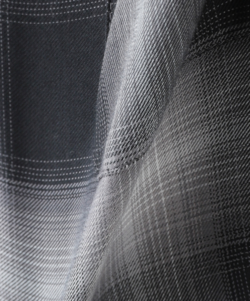 B.C STOCK(ベーセーストック)の「OMBRE CHECK SHIRTS(シャツ/ブラウス・メンズ・ブラック/グリーン・MEDIUM/LARGE)」の17枚目の写真