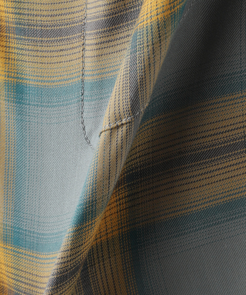 B.C STOCK(ベーセーストック)の「OMBRE CHECK SHIRTS(シャツ/ブラウス・メンズ・ブラック/グリーン・MEDIUM/LARGE)」の18枚目の写真