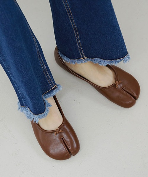 Isn't She?(イズントシー)の「tabi ballet shoes 足袋バレエシューズ(バレエシューズ・レディース・ブラック/ブラウン/ベージュ・M/L/S)」の11枚目の写真