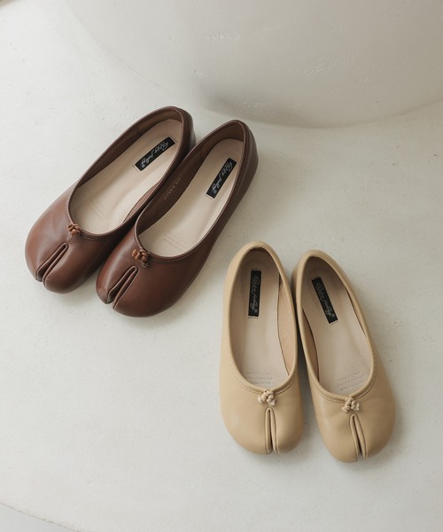 Isn't She?(イズントシー)の「tabi ballet shoes 足袋バレエシューズ(バレエシューズ・レディース・ブラック/ブラウン/ベージュ・M/L/S)」の14枚目の写真