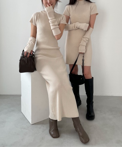 EPIMI E'PIMMY（エピミエピミー）の「【ミニ・ロングあり】アームウォーマー付プチハイリブニットワンピース（ワンピース・レディース・ダークブルー/アイボリー/ブラック/グレイッシュベージュ/オリーブ・MEDIUM/TALL）」の2枚目の写真