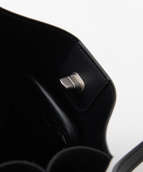 SILVER BULLET（シルバーバレット）の「『SILVER BULLET SELECT AC/シルバーバレットセレクト』レザーライクミニショルダーBAG（ショルダーバッグ・メンズ・ブラック・ONE SIZE）」の6枚目の写真