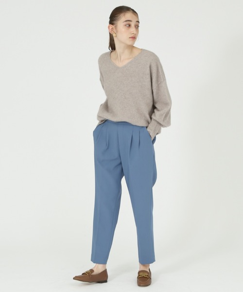 abahouse mavie（アバハウスマヴィ）の「【感嘆/セットアップ対応】タックテーパードパンツ（スラックス・レディース・ブラック/オフホワイト/ブルー/オレンジ/ダークネイビー/イエロー・32/40/34/38/36）」の9枚目の写真