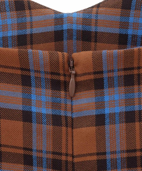 31 Sons de mode(トランテアン ソン ドゥ モード)の「ミニ丈ニット×マーメイドキャミワンピース(ワンピース・レディース・ブラック/ネイビー/オフホワイト・38/36)」の7枚目の写真