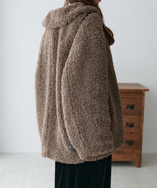 カーリーファーコート