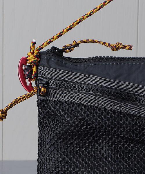 koti BEAUTY&YOUTH(コティ ビューティアンドユース)の「<Klattermusen>ALGIR ACCESSORY BAG M/ポーチ(ショルダーバッグ・メンズ・ライトグレー/ブラック・FREE)」の9枚目の写真