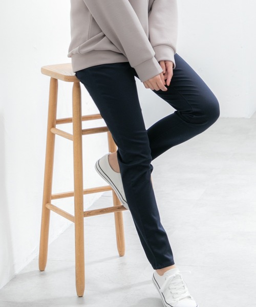 Honeys(ハニーズ)の「スリムカラースキニー(股下73cm)(その他パンツ・レディース・ネイビー/ライトベージュ/ブラック/スミクロ・L/LL/S/M)」の1枚目の写真