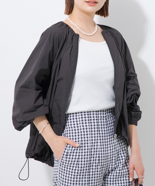 LAVEANGE（ラビアンジェ）の「[洗える]ドロストライトブルゾン（ブルゾン・レディース・アイボリー/カーキ/ブラック・M/LL/3L/4L）」の3枚目の写真