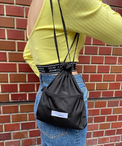 CIAOPANIC(チャオパニック)の「【GEM】カラーナイロン巾着バッグ(ハンドバッグ・レディース・ブルー/ブラック/ピンク/ベージュ・FREE)」の6枚目の写真