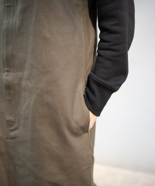 UNIVERSAL OVERALL（ユニバーサルオーバーオール）の「オックス ジャンパースカート / OX JUMPER SKIRT（ジャンパースカート・レディース・カーキオリーブ/ホワイト/ダークネイビー/ブラウン・F）」の14枚目の写真