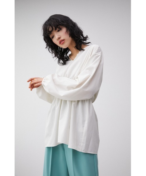 AZUL by moussy(アズールバイマウジー)の「2WAY BALLOON SLEEVE PEPLUM BL/2WAYバルーンスリーブペプラムブラウス(シャツ/ブラウス・レディース・オフホワイト/ブラック/ライトグリーン・SMALL/MEDIUM)」の4枚目の写真