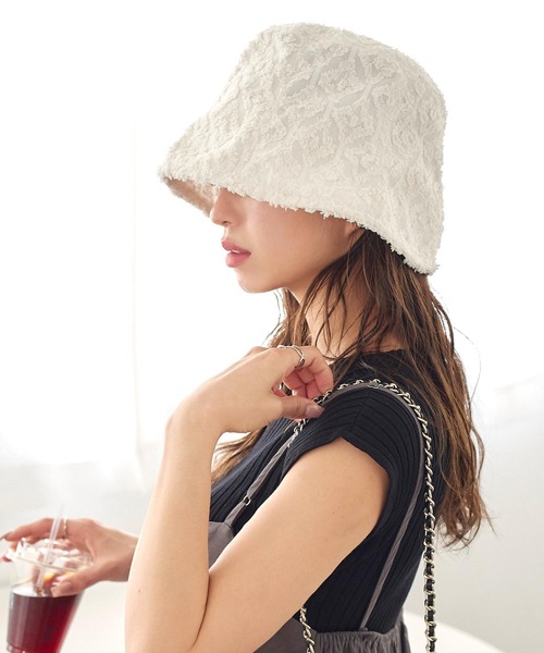 KOBE LETTUCE(コウベレタス)の「レースジャガードバケットハット(ハット・レディース・ブラック/ブルー/アイボリー・FREE)」の2枚目の写真