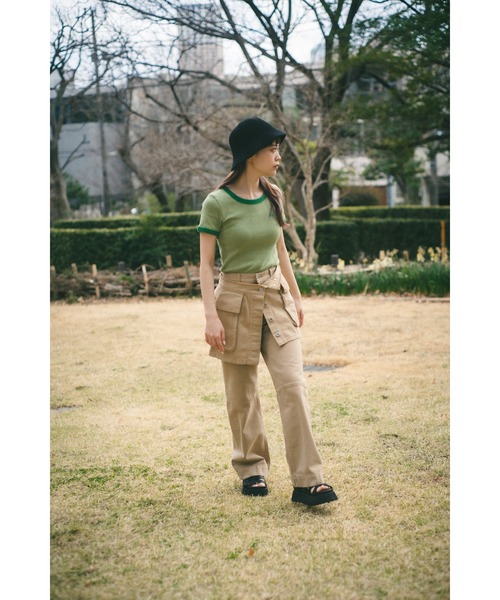 SLY（スライ）の「SLY LOGO COMPACT T/SH スライ ロゴ コンパクト Tシャツ クロップド丈 ブランドロゴ（Tシャツ/カットソー・レディース・ブラック/ブラウン/ピンク/グリーン・FREE）」の15枚目の写真