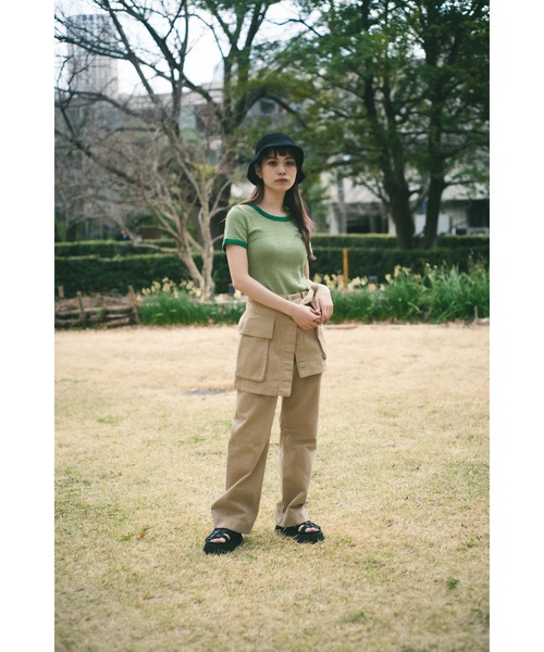 SLY（スライ）の「SLY LOGO COMPACT T/SH スライ ロゴ コンパクト Tシャツ クロップド丈 ブランドロゴ（Tシャツ/カットソー・レディース・ブラック/ブラウン/ピンク/グリーン・FREE）」の16枚目の写真