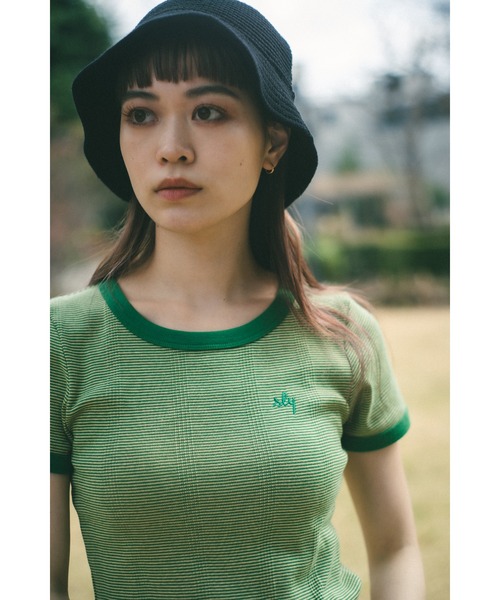 SLY（スライ）の「SLY LOGO COMPACT T/SH スライ ロゴ コンパクト Tシャツ クロップド丈 ブランドロゴ（Tシャツ/カットソー・レディース・ブラック/ブラウン/ピンク/グリーン・FREE）」の19枚目の写真