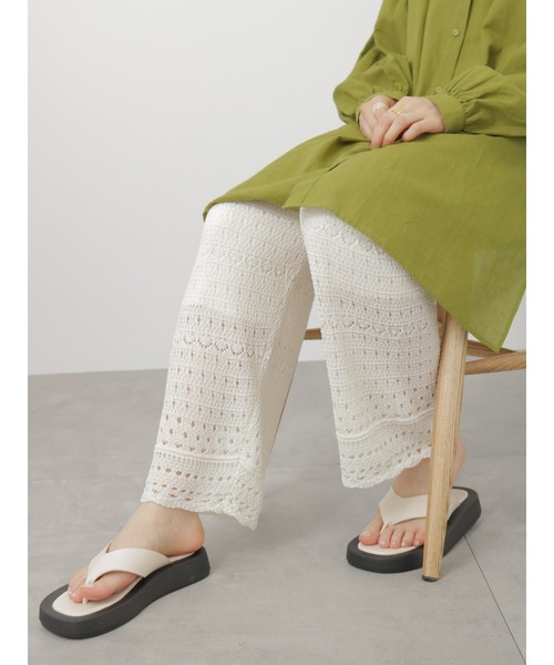 ehka sopo(エヘカソポ)の「裾スカラップニットパンツ(その他パンツ・レディース・オフホワイト/ブラック/ベージュ・フリ-)」の2枚目の写真