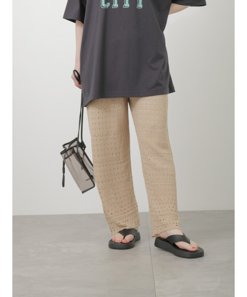 ehka sopo(エヘカソポ)の「裾スカラップニットパンツ(その他パンツ・レディース・オフホワイト/ブラック/ベージュ・フリ-)」の17枚目の写真