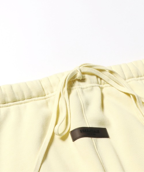 FOG ESSENTIALS（エフオージーエッセンシャルズ）の「FOG ESSENTIALS/エッセンシャルズ Relax SweatPants スウェットパンツ 裏起毛 ワンポイントロゴ（スウェットパンツ・メンズ・ライトイエロー・M/L/S）」の14枚目の写真