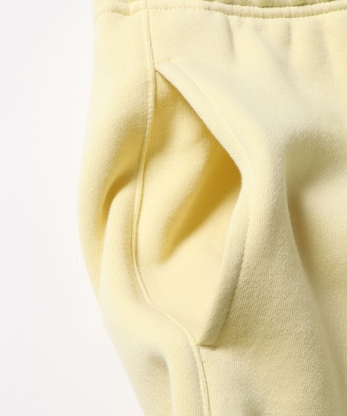 FOG ESSENTIALS（エフオージーエッセンシャルズ）の「FOG ESSENTIALS/エッセンシャルズ Relax SweatPants スウェットパンツ 裏起毛 ワンポイントロゴ（スウェットパンツ・メンズ・ライトイエロー・M/L/S）」の6枚目の写真