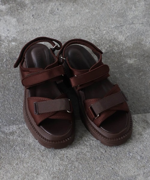 Bonjour Sagan（ボンジュールサガン）の「厚底スポーツサンダル（サンダル・レディース・ベージュ/ブラウン/ブラック・L/M/S）」の12枚目の写真