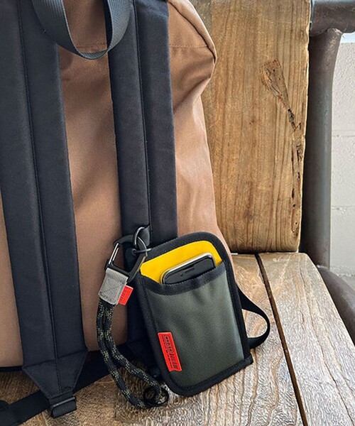 WEEKEND(ER)（ウィークエンダー）の「WEEKEND(ER)/ウィークエンダー SMARTPHONE SACK/スマートフォンサック（スマホグッズ・メンズ・ブラック/オリーブ/ベージュ/イエロー・ONE SIZE）」の4枚目の写真