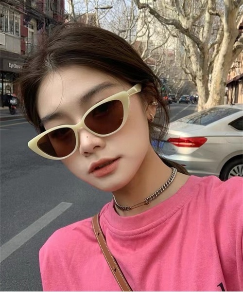 Ritzy（リッツィー）の「キャッツアイサングラス（サングラス・レディース・ベージュ/ホワイト/ブラック系1/ブラック系2/グレー系/その他/ライトベージュ・FREE）」の14枚目の写真