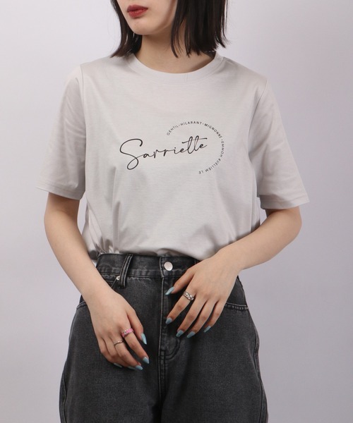 BRODIAEA(ブローディア)の「BRODIAEA ロゴプリント Tシャツ 半袖(Tシャツ/カットソー・レディース・シルバーグレー/ネイビー/イエロー/ラベンダー/オフホワイト/ブラック・40)」の13枚目の写真