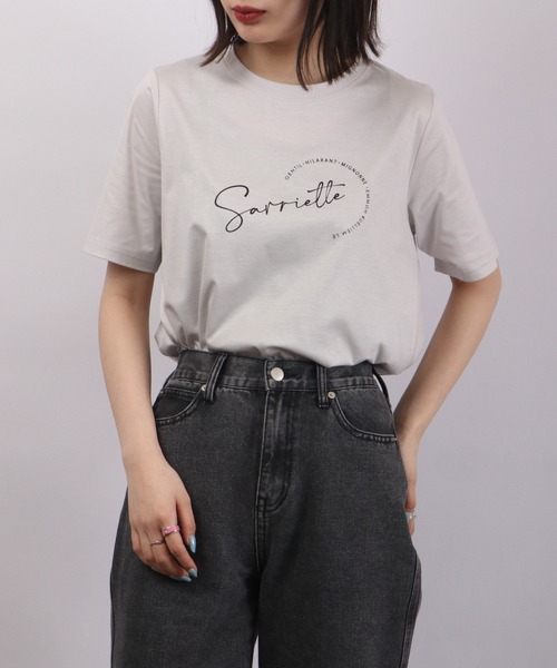 BRODIAEA(ブローディア)の「BRODIAEA ロゴプリント Tシャツ 半袖(Tシャツ/カットソー・レディース・シルバーグレー/ネイビー/イエロー/ラベンダー/オフホワイト/ブラック・40)」の14枚目の写真