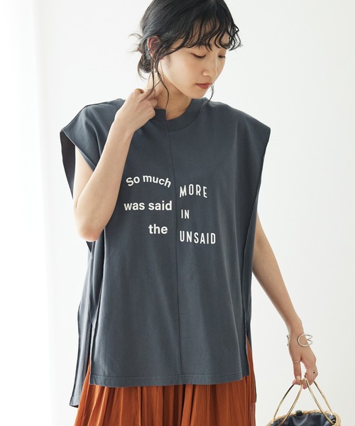 CRAFT STANDARD BOUTIQUE(クラフトスタンダードブティック)の「リメイクロゴカットプルオーバー(Tシャツ/カットソー・レディース・オフホワイト/チャコールグレー/カーキ・FREE)」の1枚目の写真