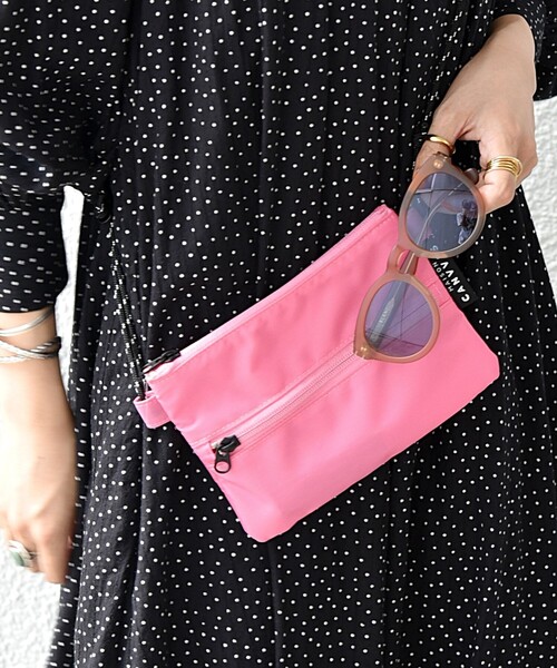 MAISON CANVVAS（メゾンキャンバス）の「【SHIPS any別注】MAISON CANVVAS: ミニ ショルダー/サコッシュ（ショルダーバッグ・レディース・ブラック/ベージュ/ピンク/ブルー・ONE SIZE）」の22枚目の写真