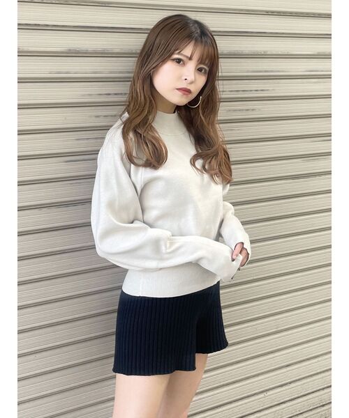 MURUA（ムルーア）の「モダンボトルネックニット（ニット/セーター・レディース・アイボリー/ブルー/ブラック/ベージュ・FREE）」の15枚目の写真