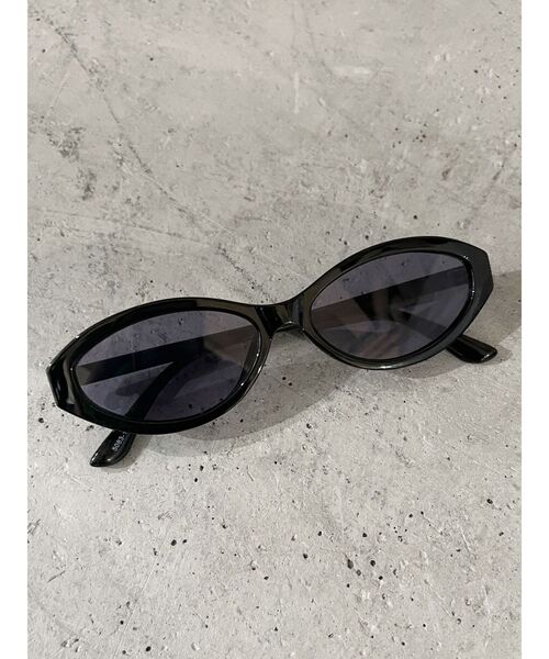 Ungrid(アングリッド)の「オーバルサングラス(サングラス・レディース・ブラウン/ブラック・FREE)」の2枚目の写真