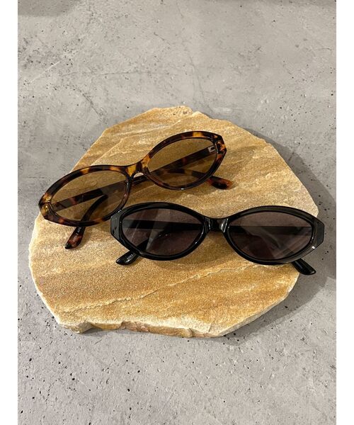 Ungrid(アングリッド)の「オーバルサングラス(サングラス・レディース・ブラウン/ブラック・FREE)」の3枚目の写真