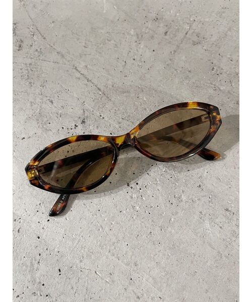 Ungrid(アングリッド)の「オーバルサングラス(サングラス・レディース・ブラウン/ブラック・FREE)」の5枚目の写真