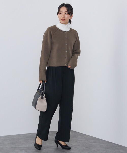 BEAMS HEART(ビームスハート)の「BEAMS HEART / ダブルフェイス パールボタン カーディガン(カーディガン/ボレロ・レディース・ブラック/レッド系その他7/カーキ・FREE)」の9枚目の写真