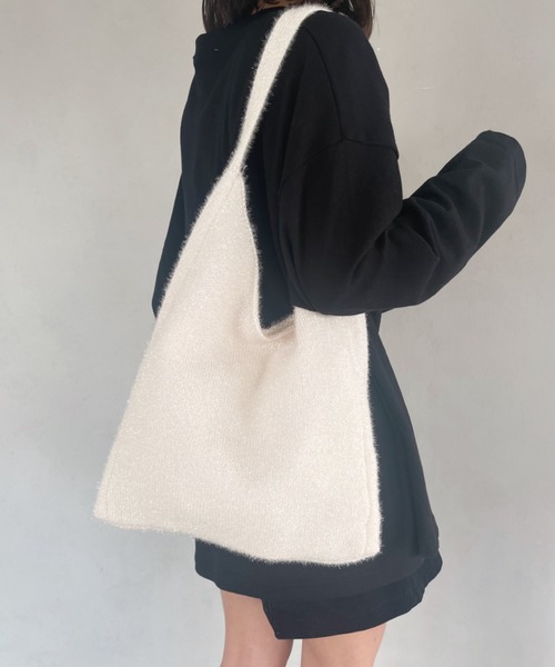 wears(ウェアーズ)の「【A4収納可】キラキラシャギーニットトートバッグ(トートバッグ・レディース・アイボリー/ブラック/シルバー・FREE)」の7枚目の写真