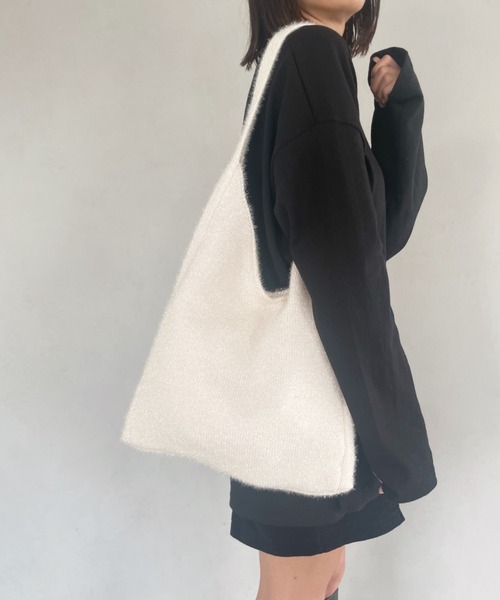 wears(ウェアーズ)の「【A4収納可】キラキラシャギーニットトートバッグ(トートバッグ・レディース・アイボリー/ブラック/シルバー・FREE)」の8枚目の写真