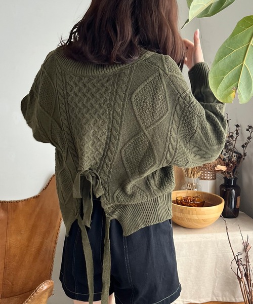 STYLEBLOCK(スタイルブロック)の「ケーブル編みバックオープンルーズニットトップス(ニット/セーター・レディース・ブラック/カーキ/アイボリー・FREE)」の8枚目の写真