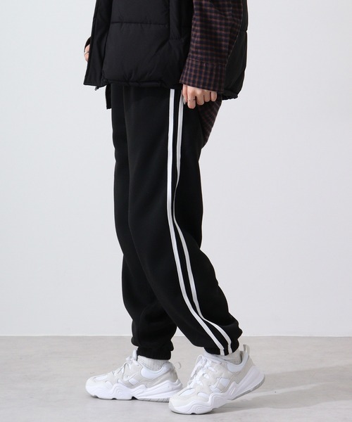 FUNALIVE(ファンアライブ)の「Sideline line sweat balloon pants / サイドライン ラインスウェットバルーンパンツ unisex(スウェットパンツ・メンズ・グレイッシュベージュ/オートミール/ヘザーチャコール/ブラック/パープル・XL/M/L)」の1枚目の写真