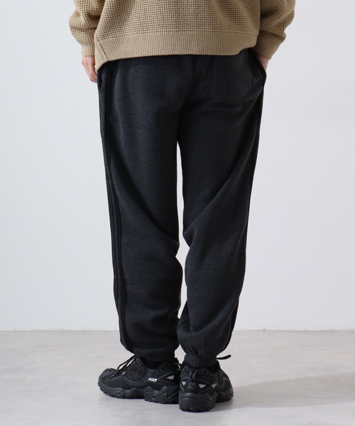 FUNALIVE(ファンアライブ)の「Sideline line sweat balloon pants / サイドライン ラインスウェットバルーンパンツ unisex(スウェットパンツ・メンズ・グレイッシュベージュ/オートミール/ヘザーチャコール/ブラック/パープル・XL/M/L)」の14枚目の写真