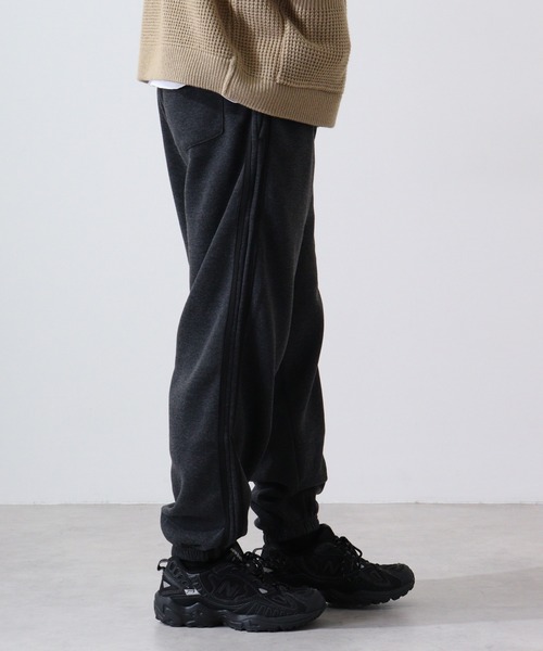 FUNALIVE(ファンアライブ)の「Sideline line sweat balloon pants / サイドライン ラインスウェットバルーンパンツ unisex(スウェットパンツ・メンズ・グレイッシュベージュ/オートミール/ヘザーチャコール/ブラック/パープル・XL/M/L)」の15枚目の写真