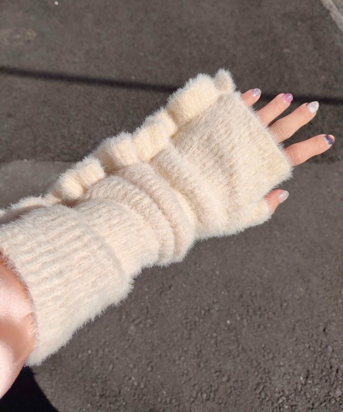 Casselini（キャセリーニ）の「Casselini(キャセリーニ)フリルシャギーアームウォーマー（手袋・レディース・オフホワイト/ブルー/ブラック・FREE）」の15枚目の写真