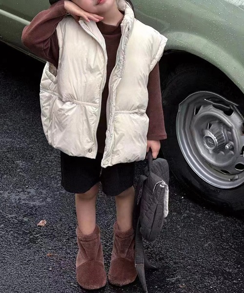 aimoha（アイモハ）の「【aimoha-KIDS-】子供服 ベーシックダウンベスト（ダウンベスト・キッズ・オフホワイト/チョコ/ブラック・90/120/110/100/130）」の2枚目の写真