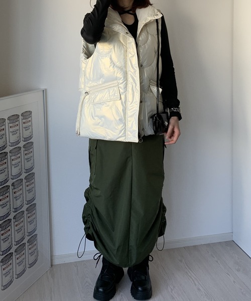 Silly(シリー)の「【着回し抜群♪】スタンドカラージップ付ダウンベスト(ダウンベスト・レディース・ブラック/ホワイト・MEDIUM/LARGE)」の13枚目の写真