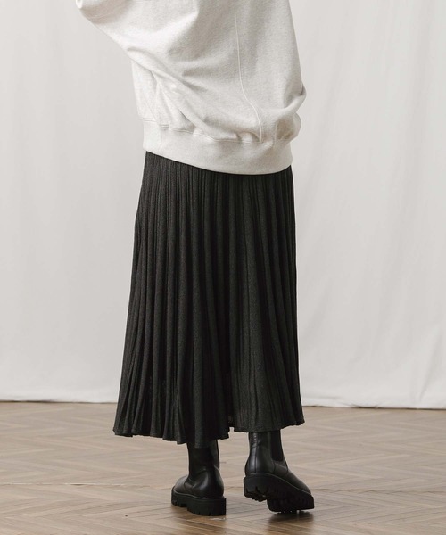 Gready Brilliant（グレディブリリアン）の「ラメニットプリーツフレアスカート（スカート・レディース・ベージュ/チャコールグレー・38）」の9枚目の写真