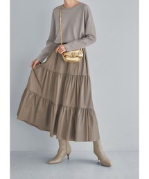 レザー見えグローティアードスカート